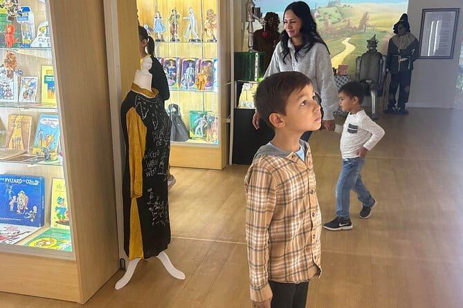 Wizard of OZ Museum tour - Practical Details and Tips