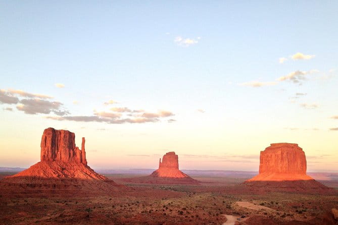 1.5 Hour Tour of Monument Valley's Loop Drive - A Close Look at the Itinerary