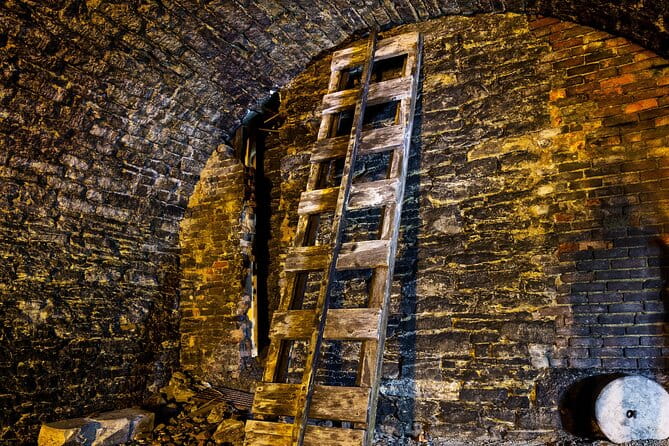 Hidden Brewery Caverns Tour in Cincinnati with Beer Tasting - The Itinerary in Detail: Walking Through Cincinnati’s Underground Past