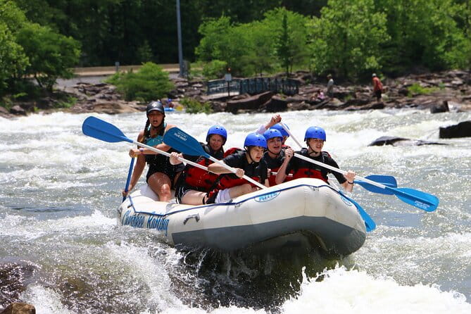Full Ocoee River Rafting Adventure With Catered Shore Lunch - What Makes This Tour Stand Out?