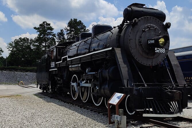 Derailed: Trolley Tour and Train Ride in Chattanooga - Who Would Love This Tour?