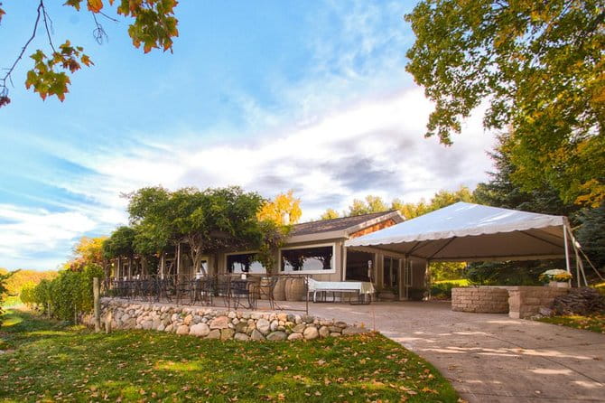 5-Hour Traverse City Wine Tour: 4 Wineries on Old Mission Peninsula - What Reviewers Say
