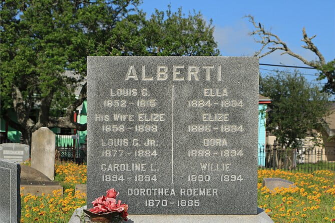 The Galveston Cemetery Tour - Walk With The Dead! - The Sum Up: Is the Galveston Cemetery Tour Worth It?