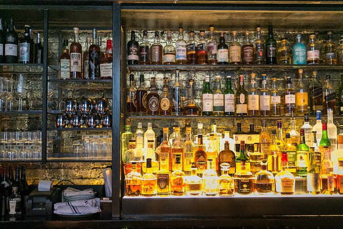 Small-Group Cocktail Tour in Denver - The Guide and Atmosphere
