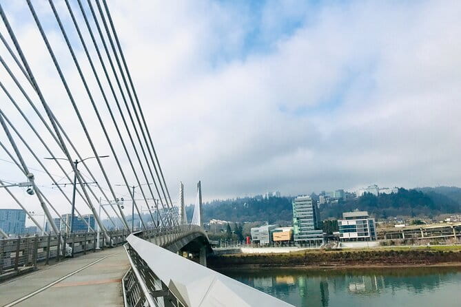 Bike Around Portland Oregon: Art, Culture, Bridges, Poetry - Key Points: