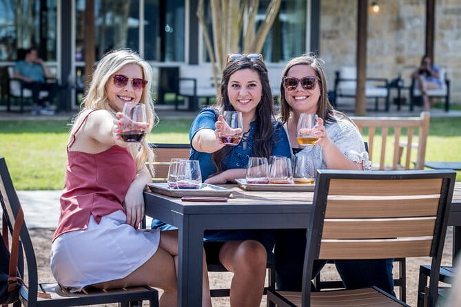 All-Inclusive Social Wine Tour - A Detailed Look at the All-Inclusive Social Wine Tour in Fredericksburg