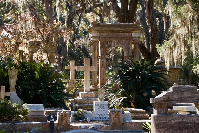 Bonaventure Cemetery Walking Tour with Transportation - A Closer Look at the Tour Itinerary
