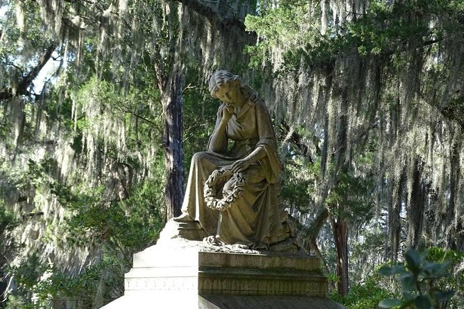 Bonaventure Cemetery Walking Tour with Transportation - The Value of a Guided Experience