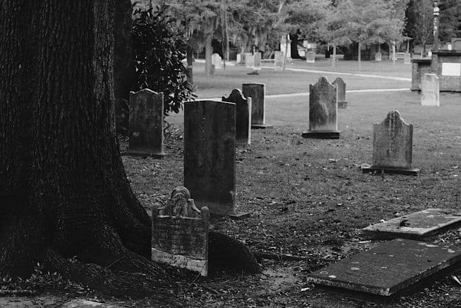 Genteel and Bard's Savannah Dark History and Ghost Encounter Walking Tour - FAQ