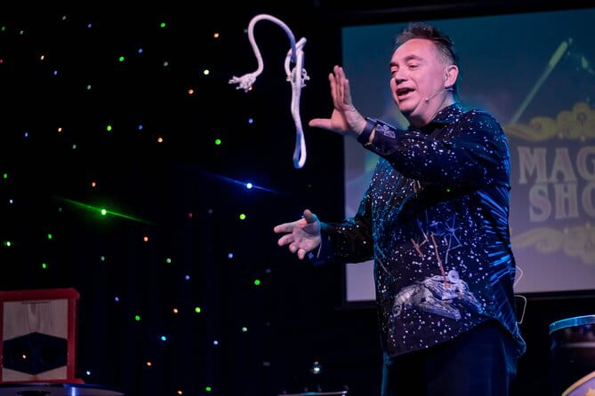 Magic & Comedy Show Starring Michael Bairefoot - Comparing the Experience
