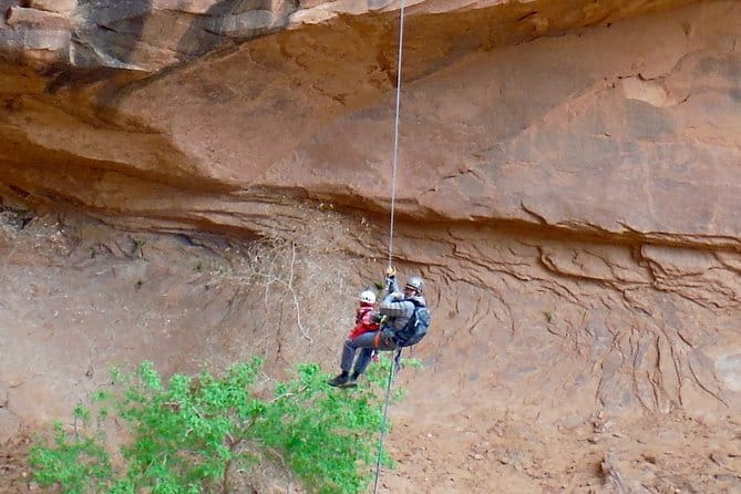 Moab Rappeling Adventure: Medieval Chamber Slot Canyon - The Guides and Group Size