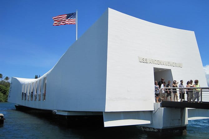 Private Pearl Harbor and Honolulu City Tour - Scenic Highlights: Diamond Head and Punchbowl Crater