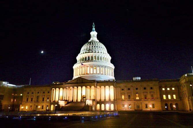 Small Group National Mall Night Tour with 10 Top Attractions - What the Guides Do for You