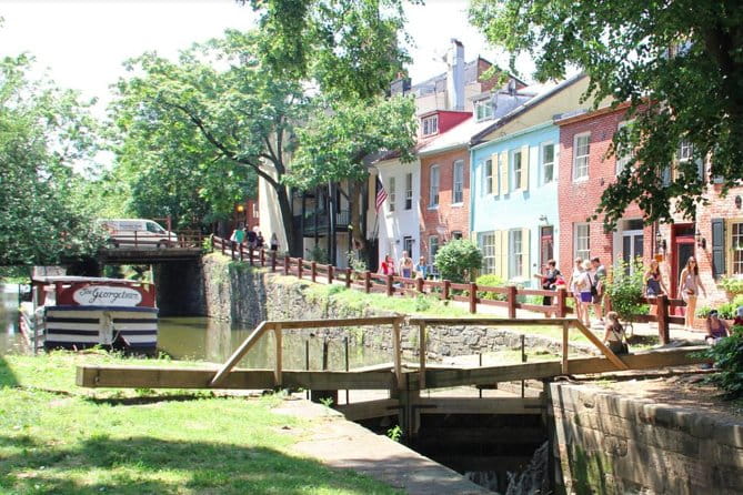 Historic Georgetown: History, Gossip, & Architecture Walking Tour - What Sets This Tour Apart