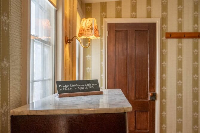 Lincoln Assassination Tour with Ford's Theatre and Petersen House - Frequently Asked Questions
