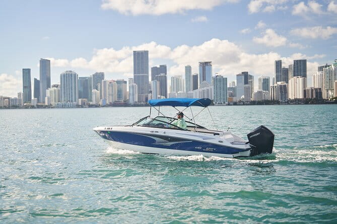 Private Boat Ride in Miami with Experienced Captain and Champagne - Who Will Love This Tour?