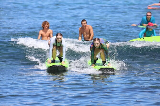Kona Surf Lesson in Kahaluu - The Core of the Experience: A Friendly, Small-Group Lesson