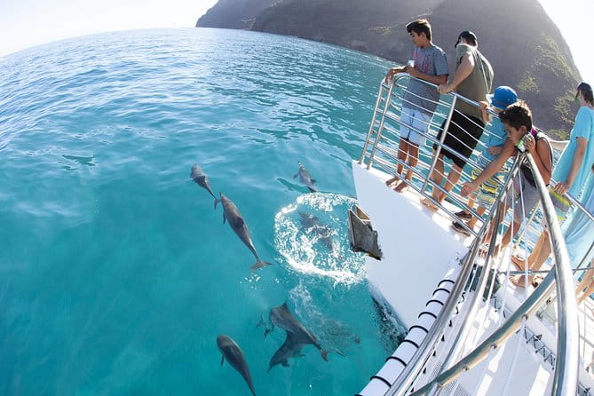 Deluxe Na Pali Morning Snorkel Tour on the Lucky Lady - FAQ