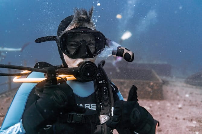 Waikiki 2 Tank World Class Wreck SCUBA Diving - Certified Only - Equipment and Comfort