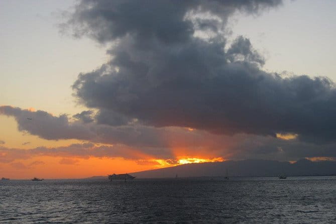 Waikiki Sunset Cocktail Cruise Including Drinks and Appetizers - Who Will Love This Experience?