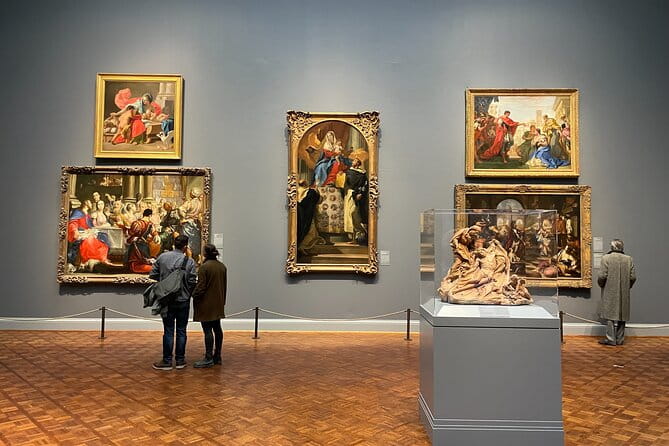 #1 Art Institute of Chicago Skip-the-Line Exclusive Guided Tour - FAQs