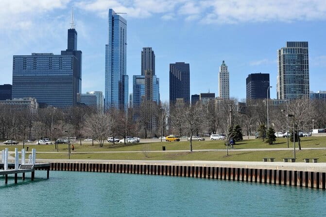 Bike Tour of Chicago's Lakefront Neighborhoods - Key Points
