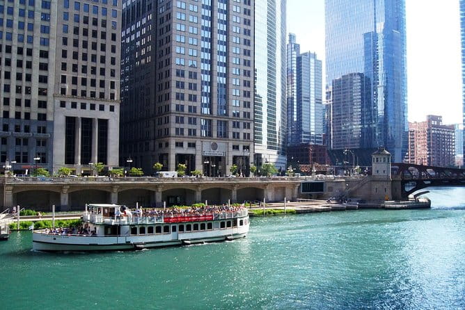 Chicago Architecture Center River Cruise aboard First Lady - Who Will Love This Tour?