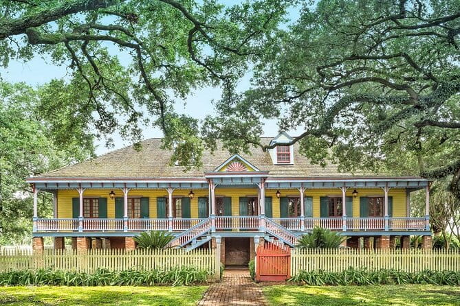 Airboat and Plantations Tour with Gourmet Lunch from New Orleans - Key Points