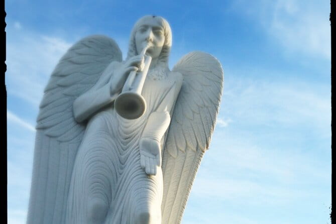 New Orleans Metairie Cemetery Tour: Millionaires and Mausoleums - The Sum Up