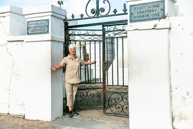 St. Louis Cemetery No. 1 Official Walking Tour - Authentic Experiences and Honest Critiques