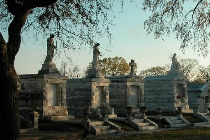 New Orleans City and Cemetery Bus Tour - Comfort and Convenience