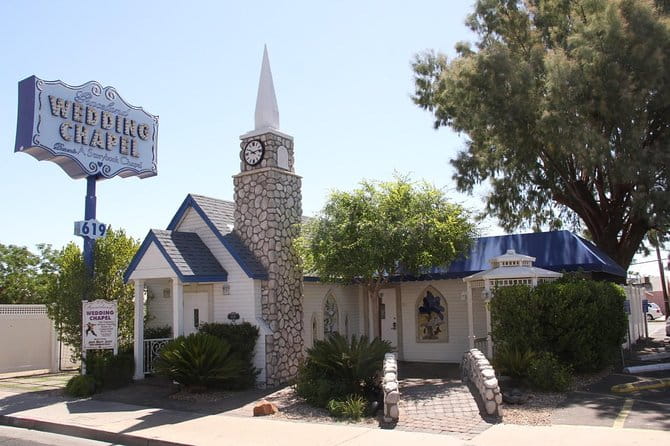 Elvis Themed Wedding or Vow Renewal at Graceland Wedding Chapel - The Sum Up