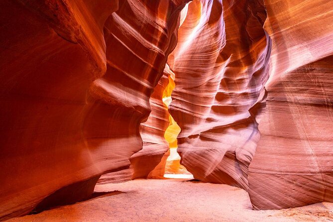 Antelope Canyon and Horseshoe Bend Small Group Tour from Vegas - Key Points