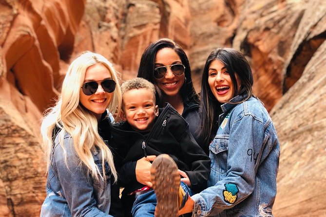 Antelope Canyon and Horseshoe Bend Small Group Tour from Vegas - The Practicalities: Transportation, Group Size, and Comfort