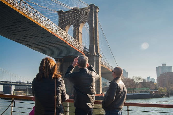 Manhattan Architecture Yacht Cruise - Final Thoughts: Who Should Consider This Tour?