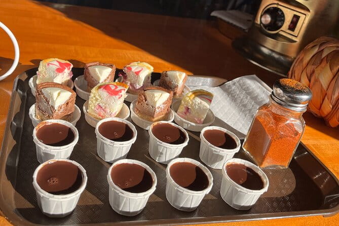 Seattle Chocolate Tour - Guides, Group Size, and Atmosphere