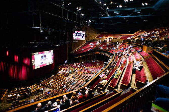 Grand Ole Opry Admission with Post-Show Backstage Tour - What Makes This Tour Stand Out?