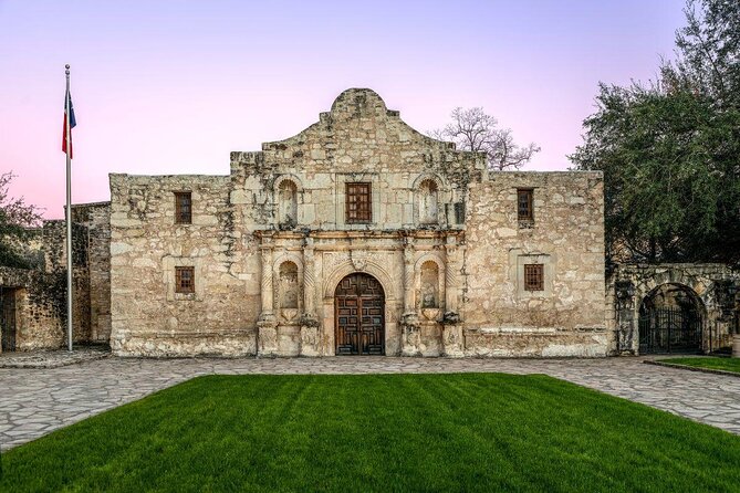 Best of San Antonio Small Group Tour with Boat + Tower + Alamo - Key Points