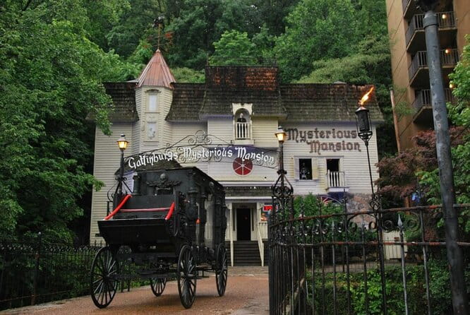 Gatlinburg Ghosts of The Smokies Most Haunted Tour - Exploring Gatlinburg’s Haunted Side: A Review of the Ghosts of The Smokies Tour