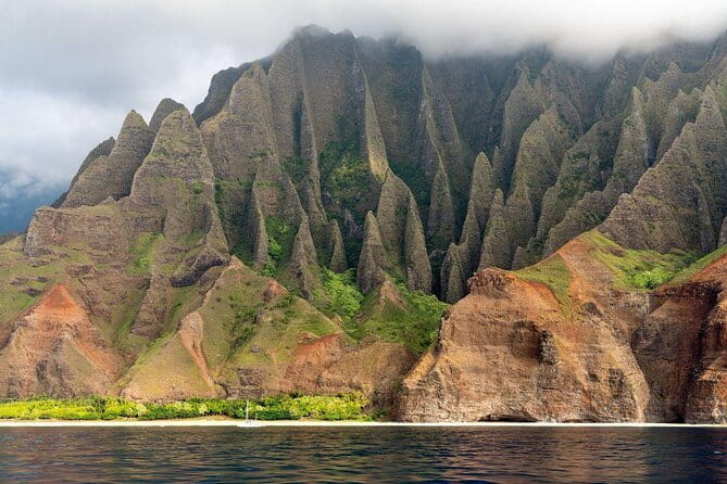 Napali Coast Boat Tour and Snorkeling - Key Points