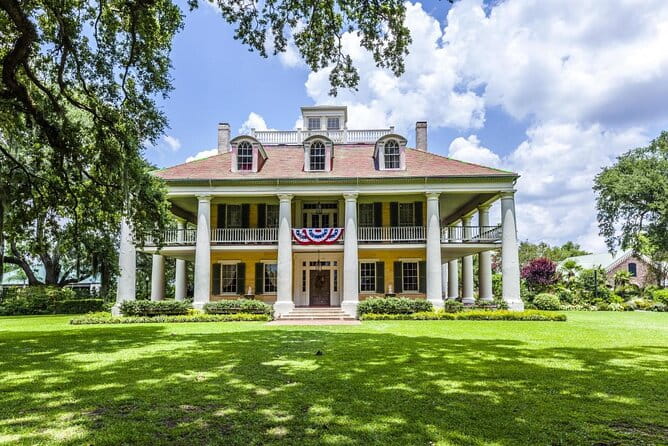 Private Airboat Ride and Plantations Tour with Gourmet Lunch from New Orleans - Key Points