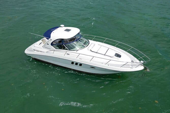 Private tour for 12 people on a 40 ft Yacht, Ft Lauderdale bay - Discovering Fort Lauderdale from the Water: A Private Yacht Experience