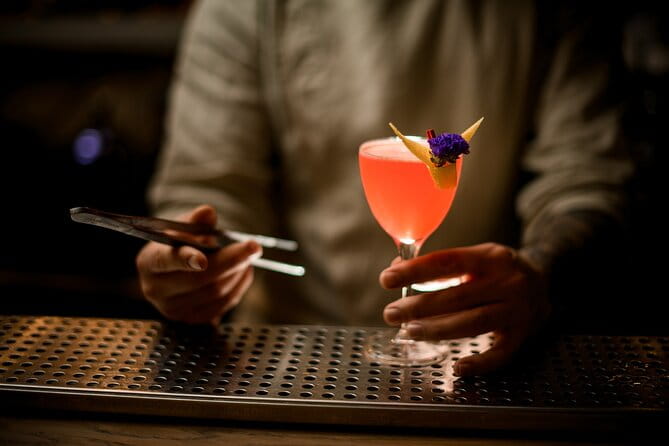 Savannah Midnight in the Garden Pub Crawl - Key Points