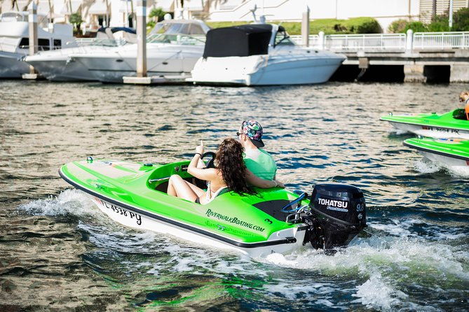 2 Person Mini Power Boat Rental at Tampa Riverwalk - Key Points