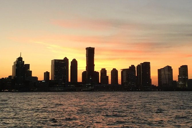 2-hour Private Luxury New York City Sunset Boat Tour - Landmark Highlights: What You’ll See and Why It Matters
