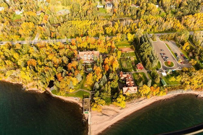 30-Mile North Shore Helicopter Tour - The Experience in Action