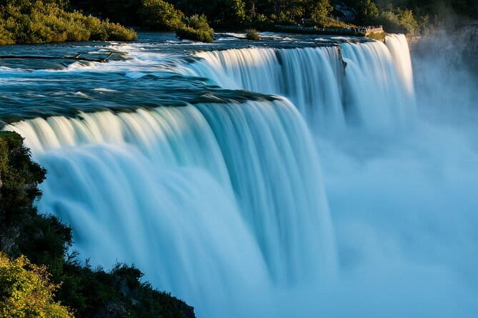 5-day Niagara Falls, Toronto, Ottawa, Montreal & Quebec City Tour - Who Should Consider This Tour?