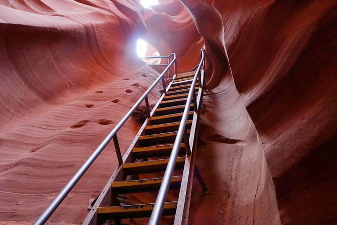 Antelope Canyon Luxury Private Tour from Las Vegas - What Makes This Tour Special