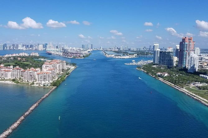 Biscayne Bay and Celebrity Island Homes Boat Tour 90 Minute - What’s the Experience Like?