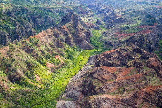Day Trip from Oahu to Kauai: Waimea Canyon & Wailua River - Transportation and Group Dynamics